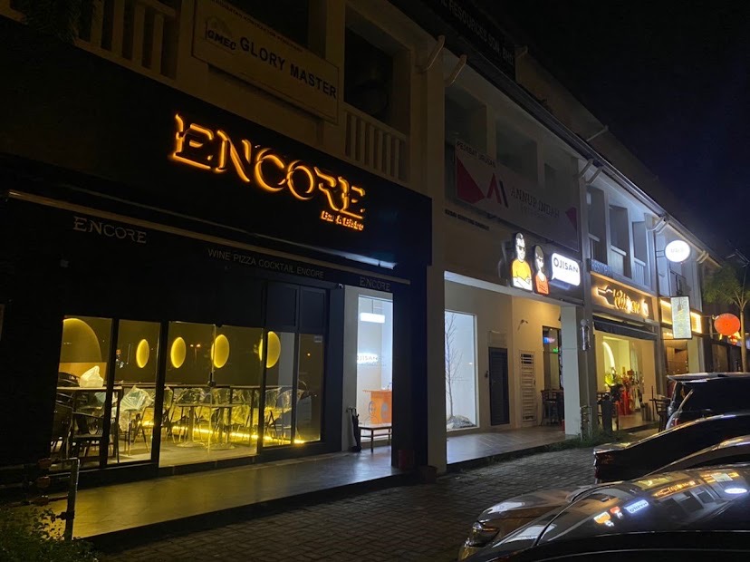 Encore Bar & Bistro photo 3