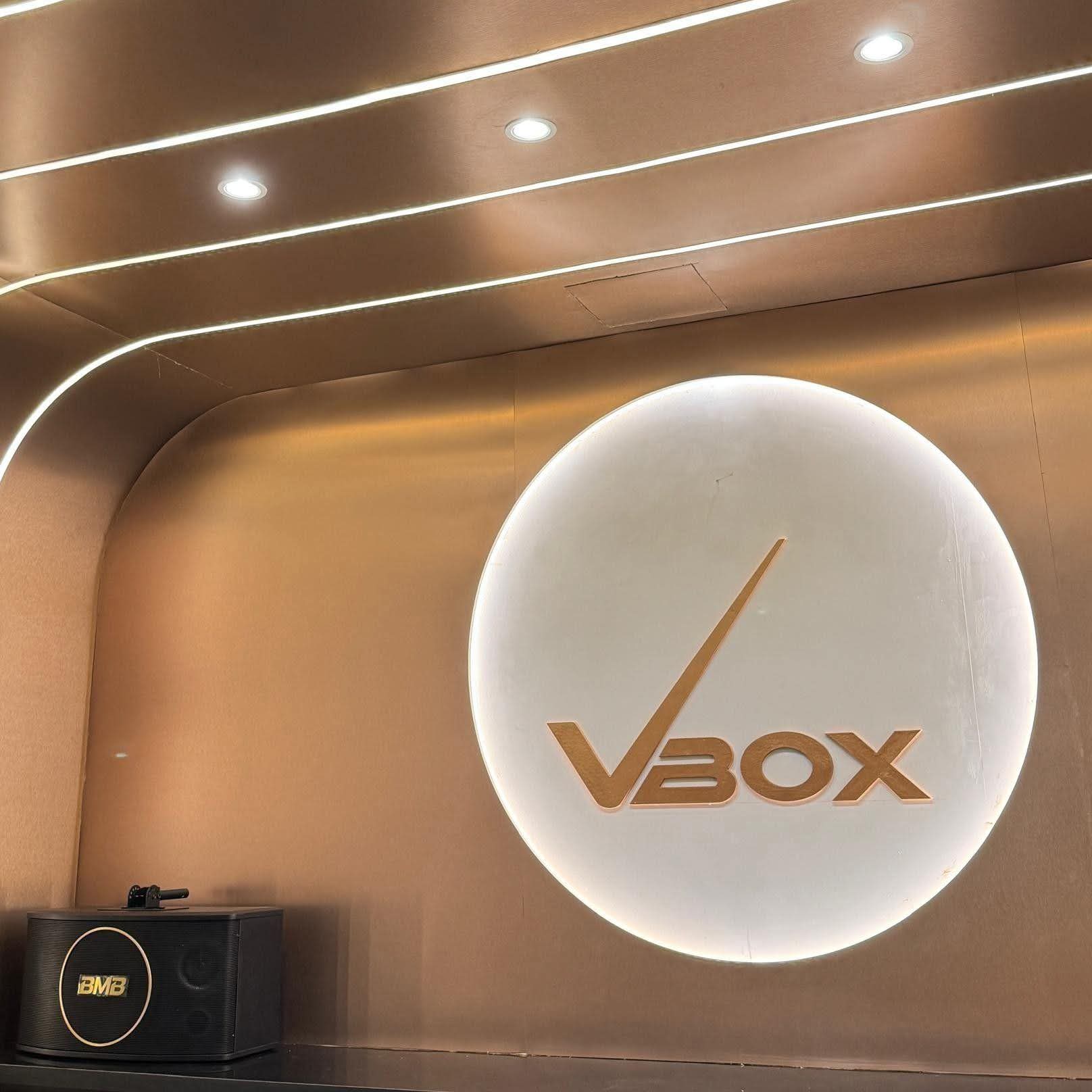 V Box Family Karaoke photo 1