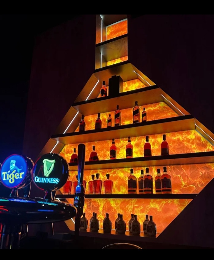 9 Tonight Bar photo 1